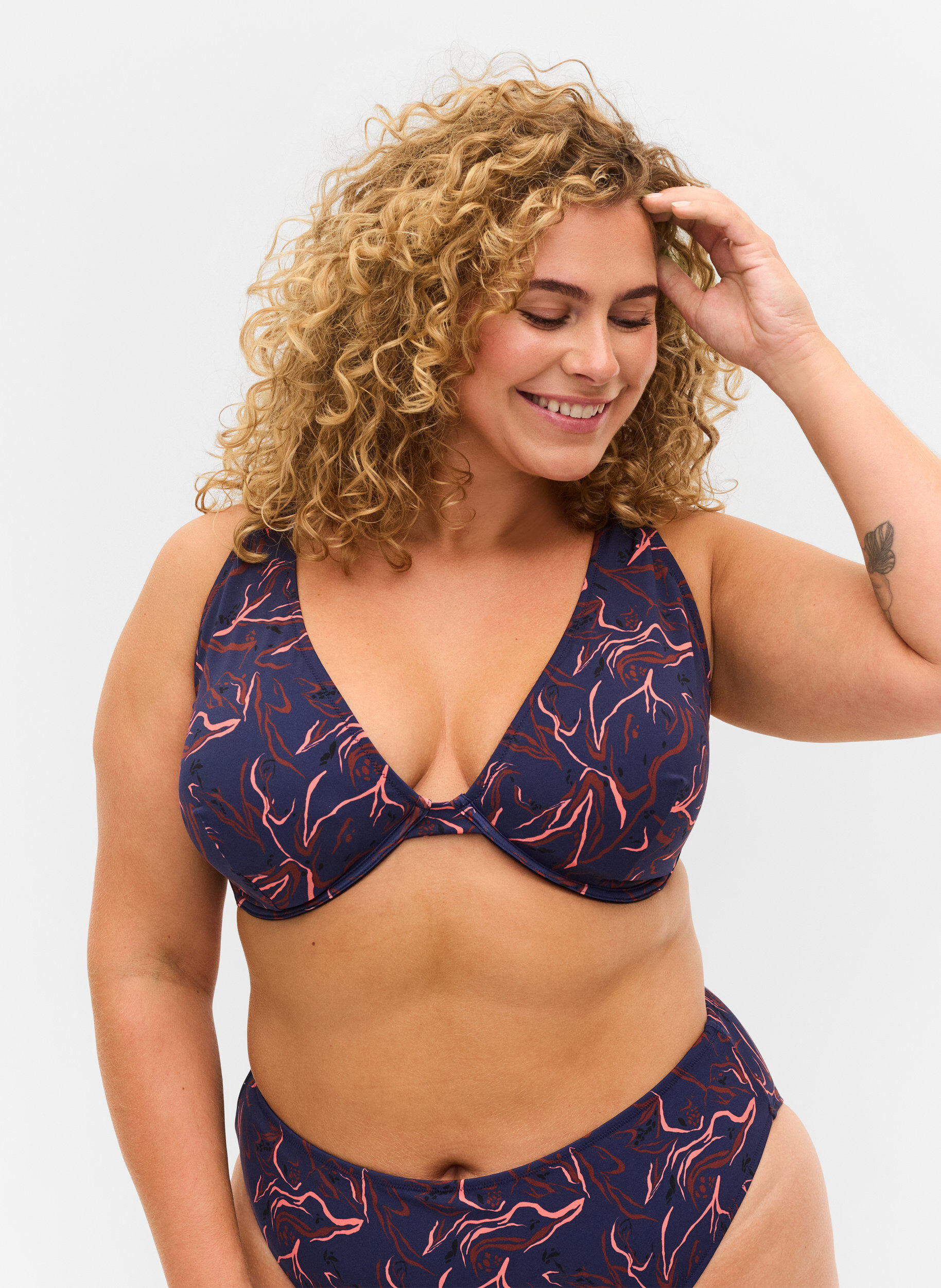 Zizzi Printet bikini overdel med b&oslash;jle, Graphic Print , Model image number 0