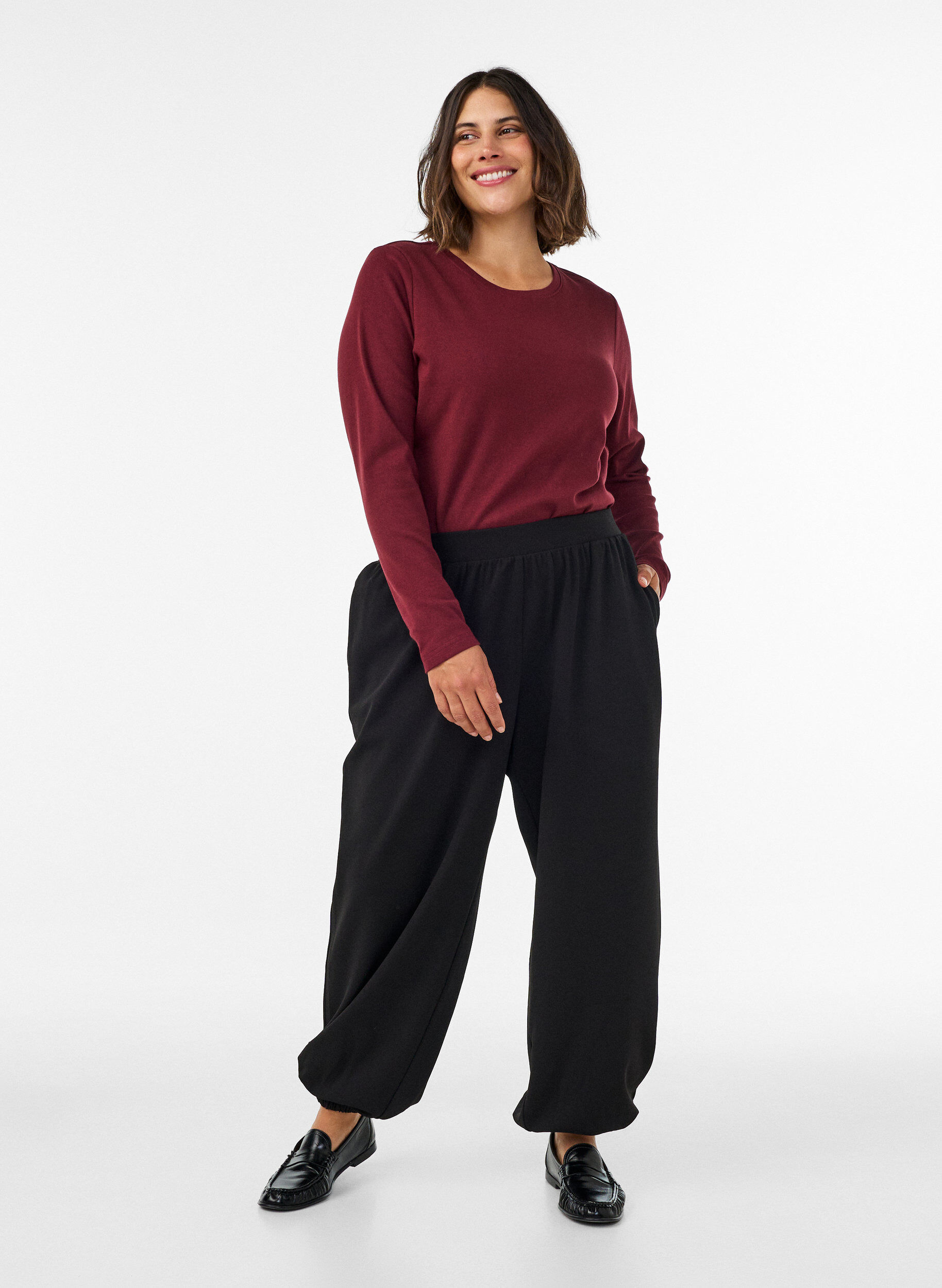 ZizziLang&aelig;rmet basis T-shirt med rund hals, R&oslash;d, Model image number 1