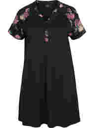Kortærmet bomulds natkjole med printdetaljer, Black AOP Flower