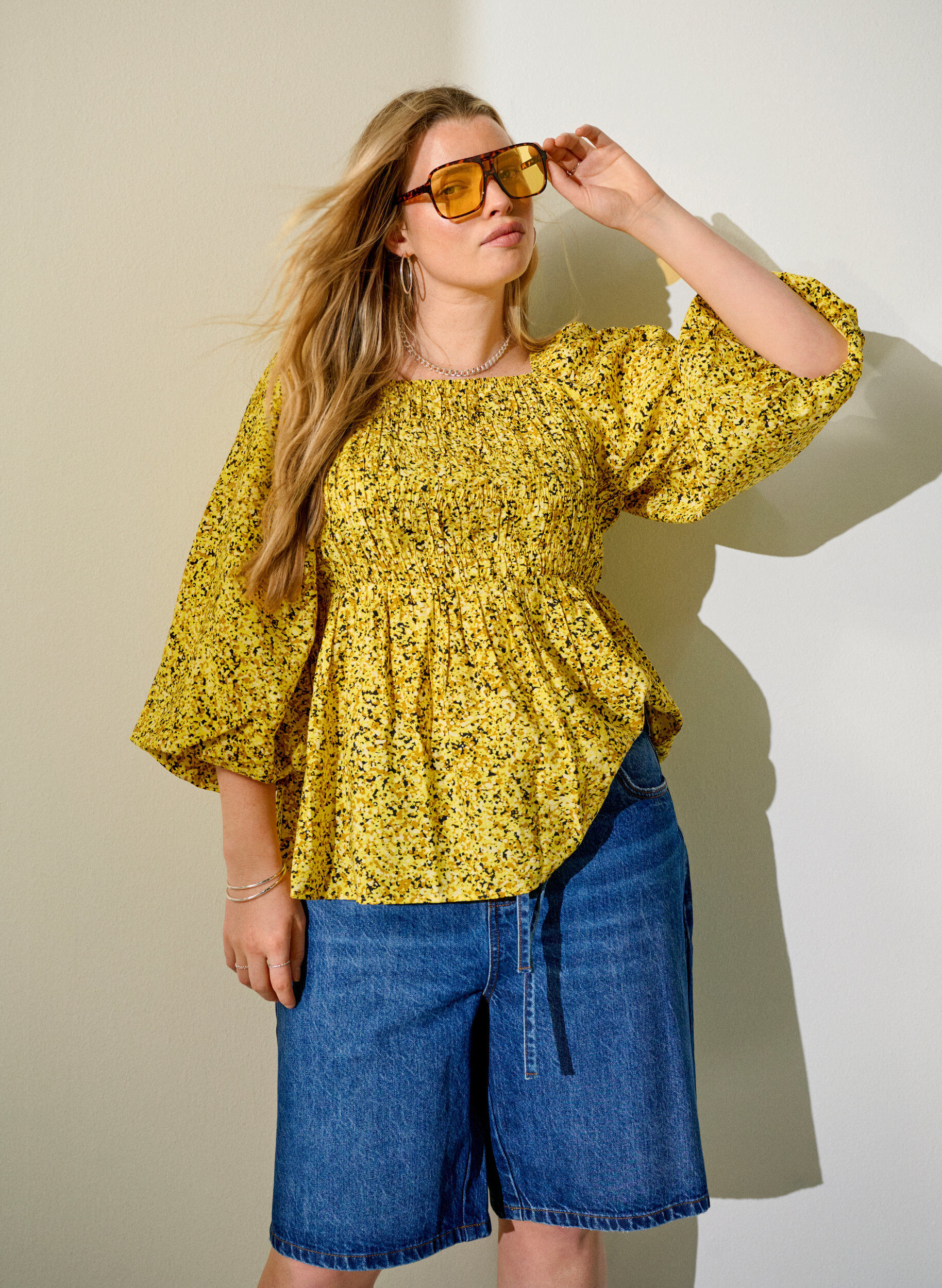 Zizzi Straight fit denimshorts med bindeb&aring;nd, Bl&aring;, Image image number 0