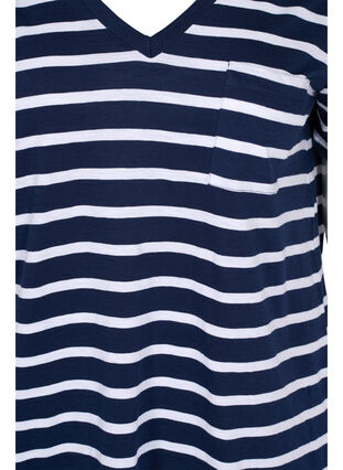 Stribet bomulds t-shirt med v-udskæring, Navy B White Stripe, Packshot image number 2