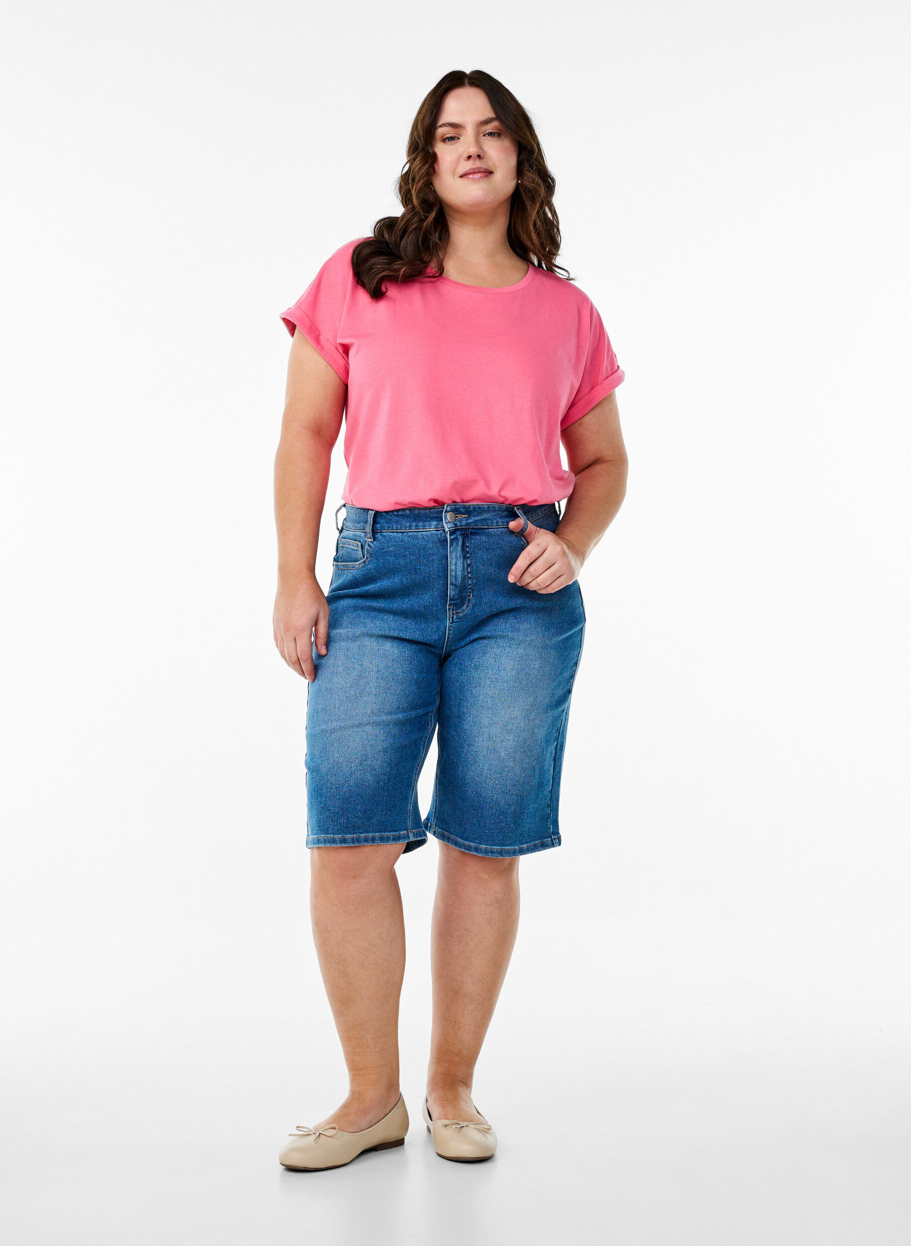 ZizziKort&aelig;rmet t-shirt i bomuldsblanding, Lyser&oslash;d, Model image number 1