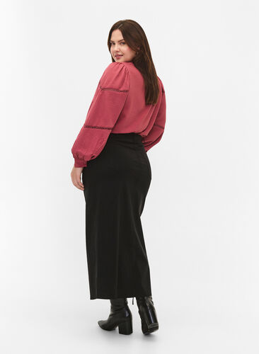 Lang nederdel med slids foran, Black, Model image number 1