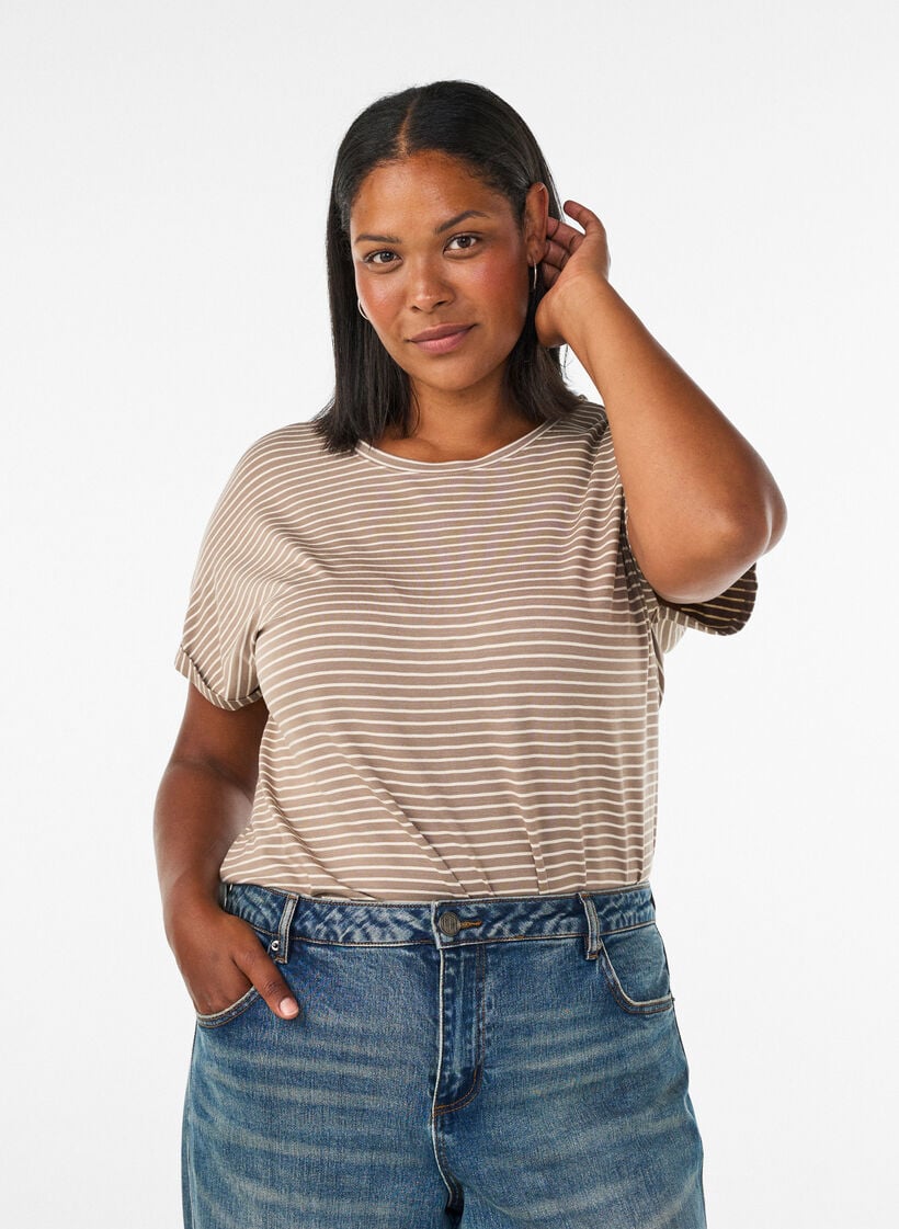 Stribet T-shirt i viskose med rund hals, Beige, Model image number 0