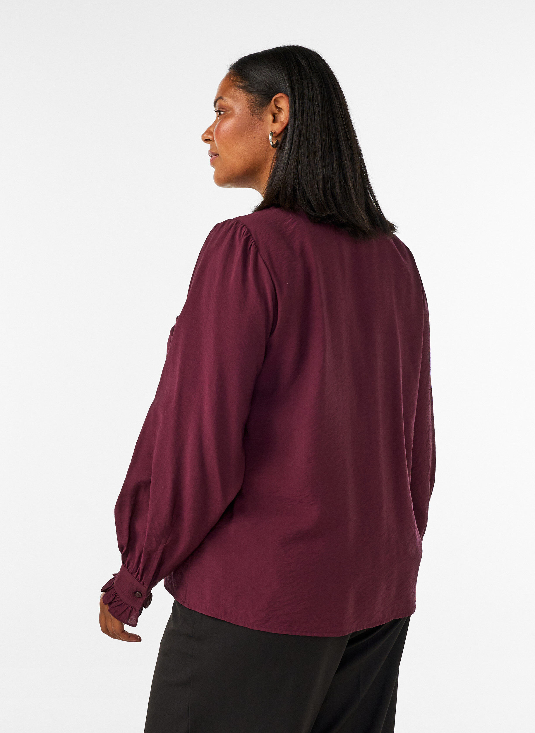 ZizziSkjortebluse med broderede blomsterapplikationer, R&oslash;d, Model image number 2