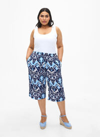 Culotte bukser i viskose med print, Blue Ethnic AOP, Model