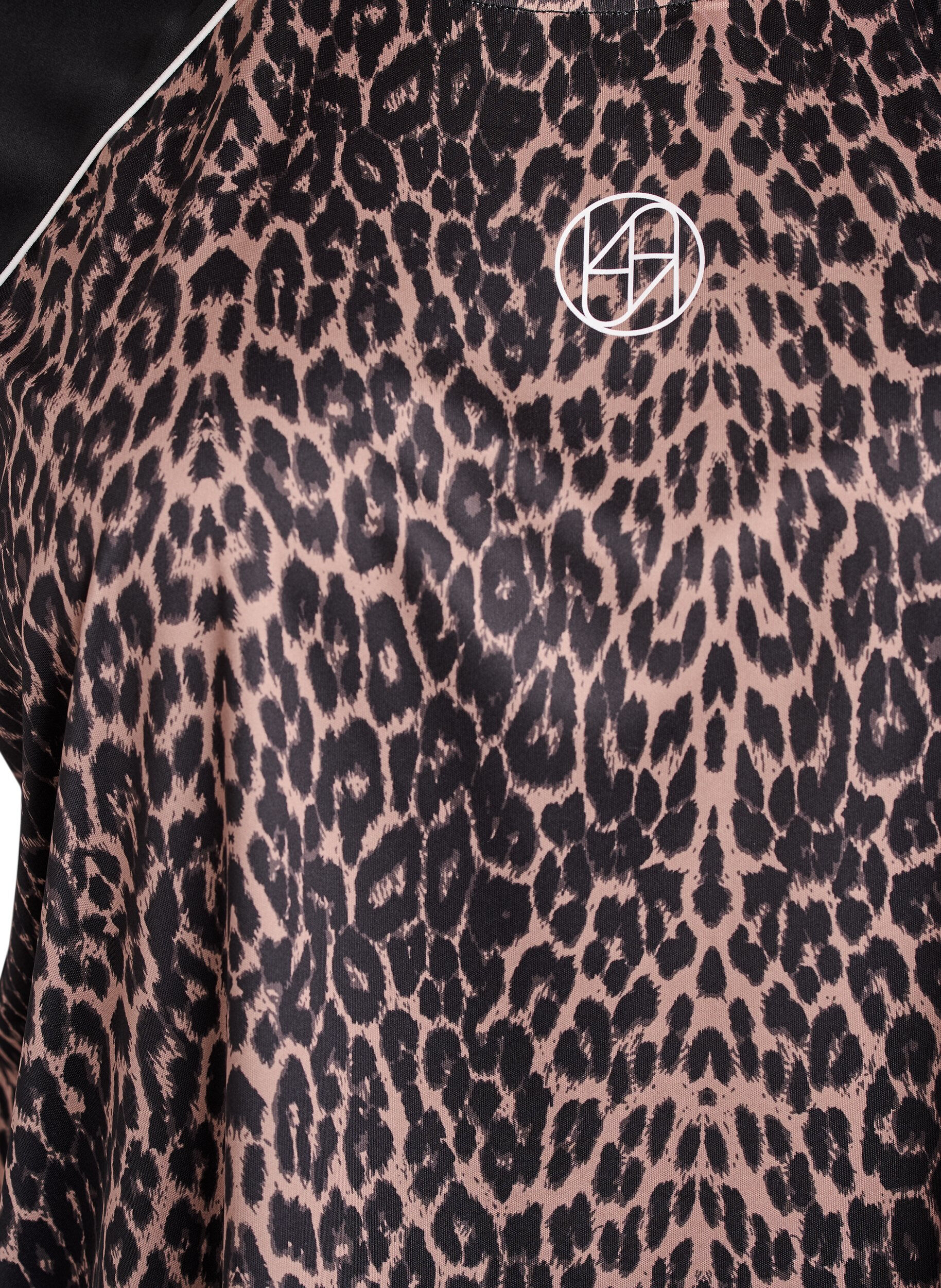 Zizzi Tr&aelig;ningst-shirt med leopardprint og raglan&aelig;rmer, Brun, Packshot image number 2