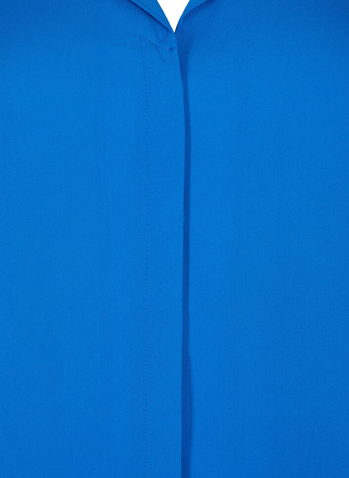 Ensfarvet skjorte med v-udskæring, Princess Blue, Packshot image number 2