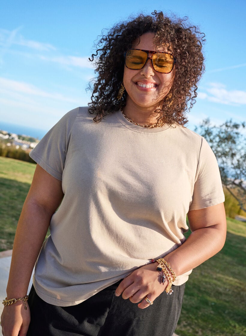 Basis t-shirt i bomuld med rund hals, Brun, Image image number 0