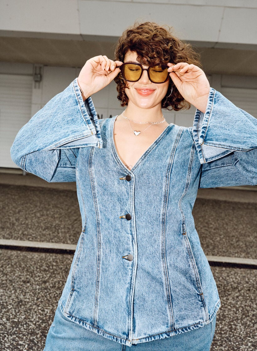 Denimjakke med formgivende syninger og V-udsk&aelig;ring, Bl&aring;, Image image number 0