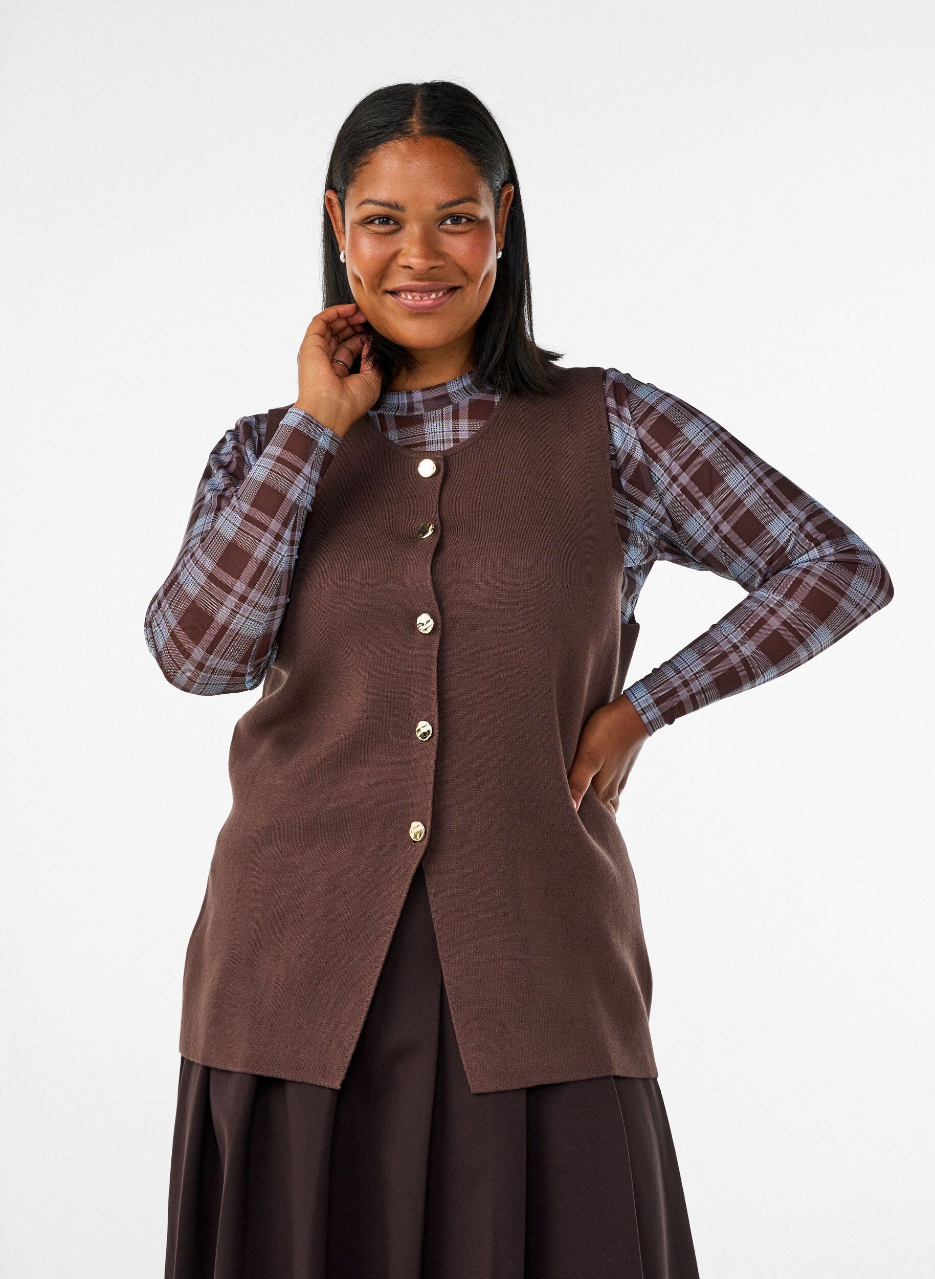 &AElig;rmel&oslash;s strikvest med dekorative knapper, Brun, Model