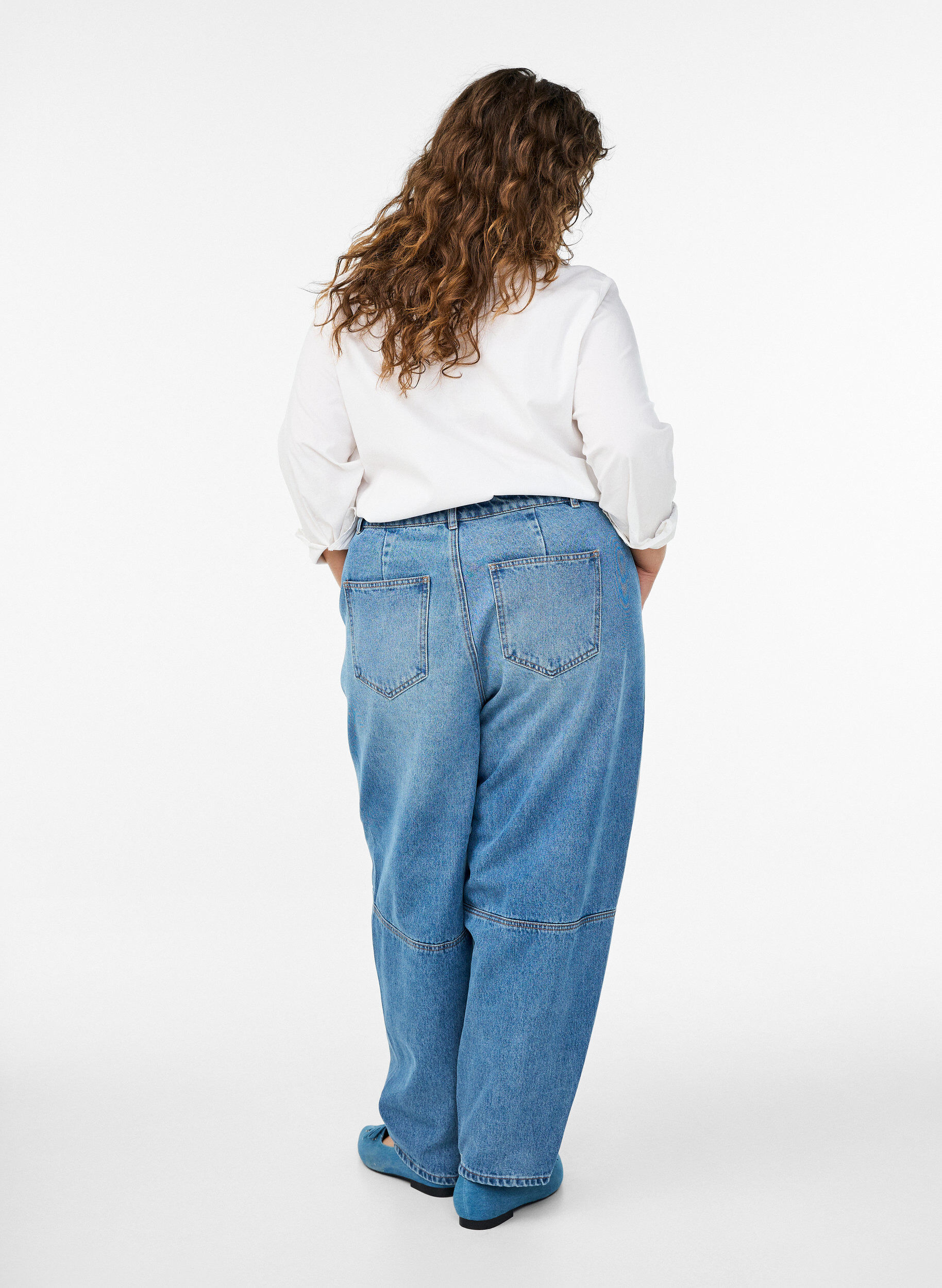 Zizzi Barrel jeans med h&oslash;j talje, Bl&aring;, Model image number 1