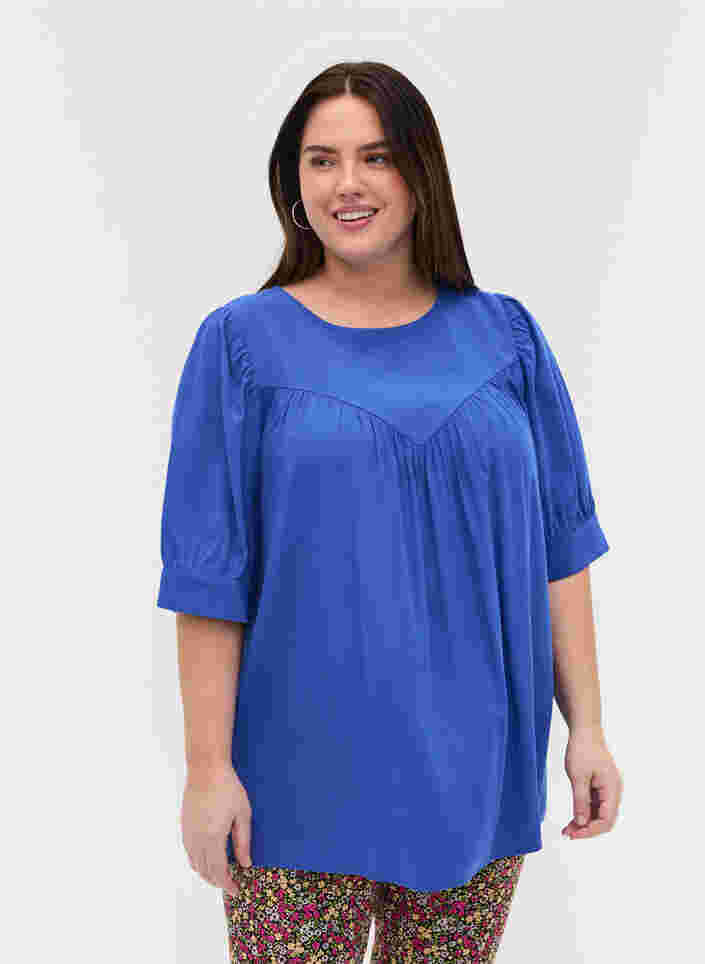 Bluse i viskose med a-shape, Dazzling Blue, Model