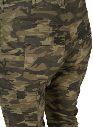 Tætsiddende capri jeans med camouflageprint, Ivy Green/Camou, Packshot image number 3
