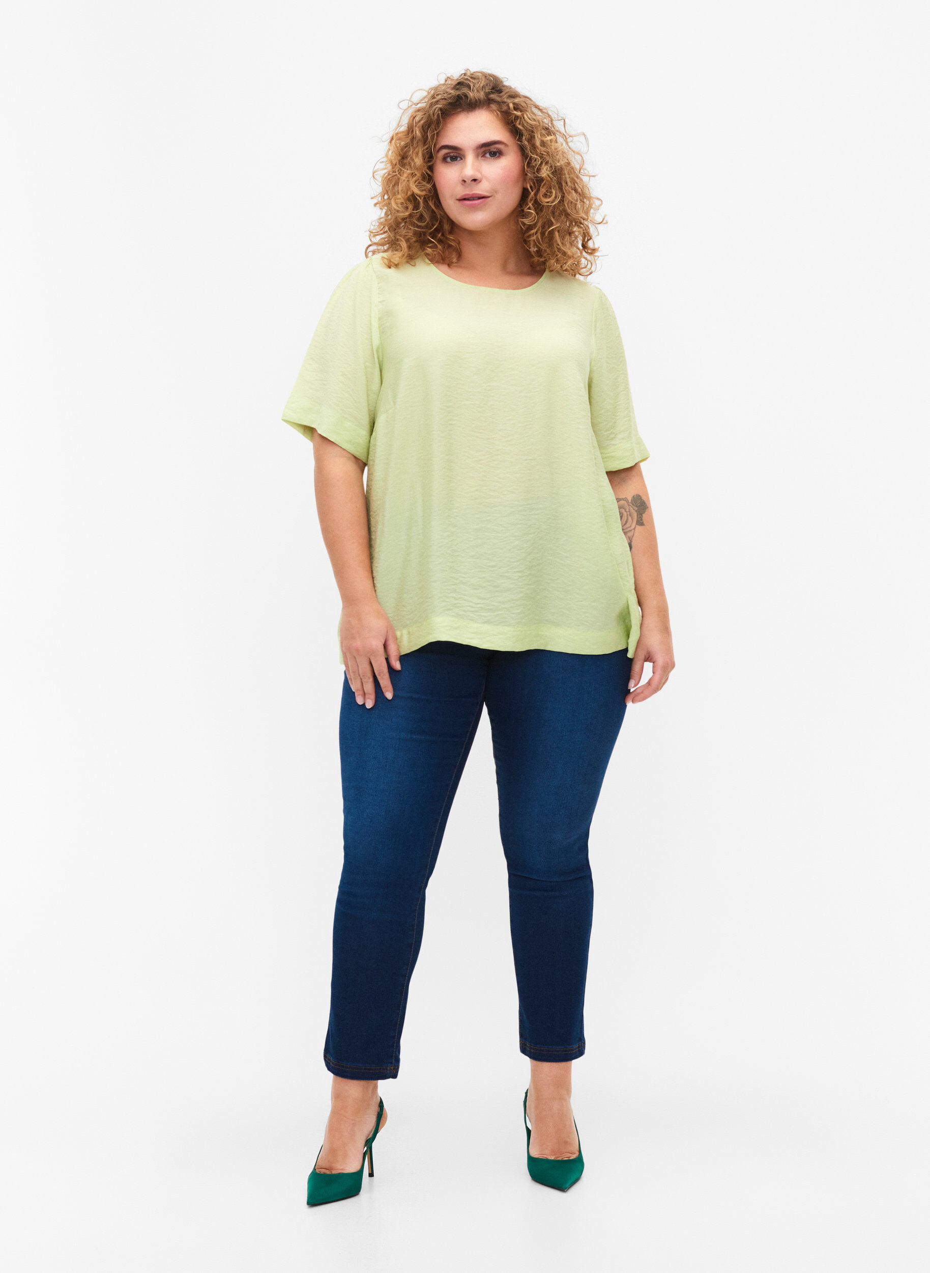 Zizzi Bluse med halvlange &aelig;rmer i viskose, Lily Green, Model image number 2