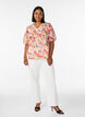 Blomstret bluse med hulm&oslash;nster og V-udsk&aelig;ring, Lyser&oslash;d, Model image number 1