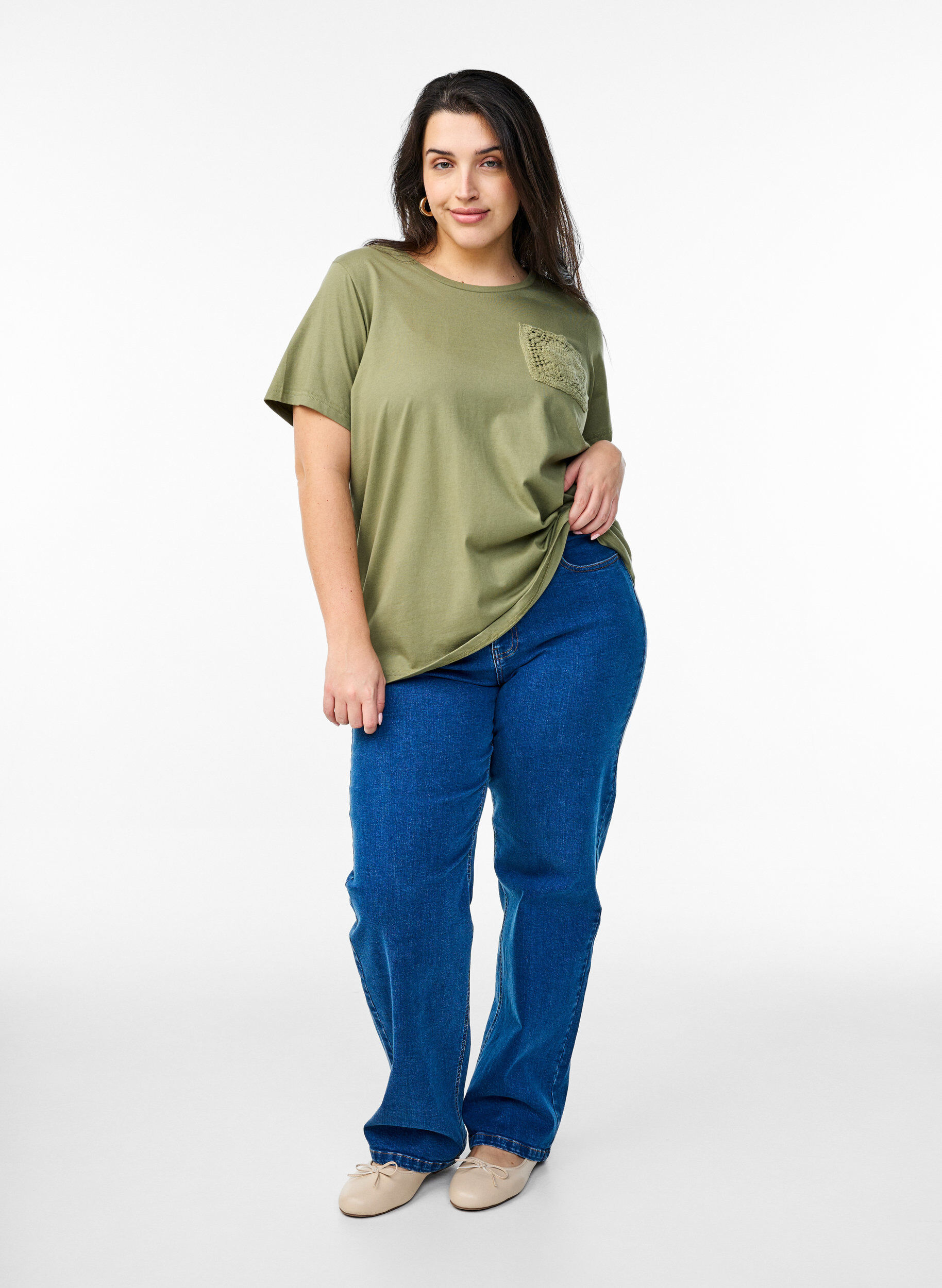 Zizzi T-shirt i &oslash;kologisk bomuld med brystlomme, Gr&oslash;n, Model image number 1