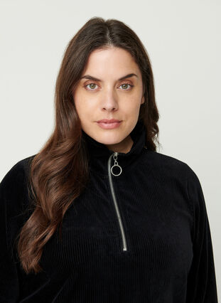 Velour bluse med høj hals og lynlås, Black, Model image number 2