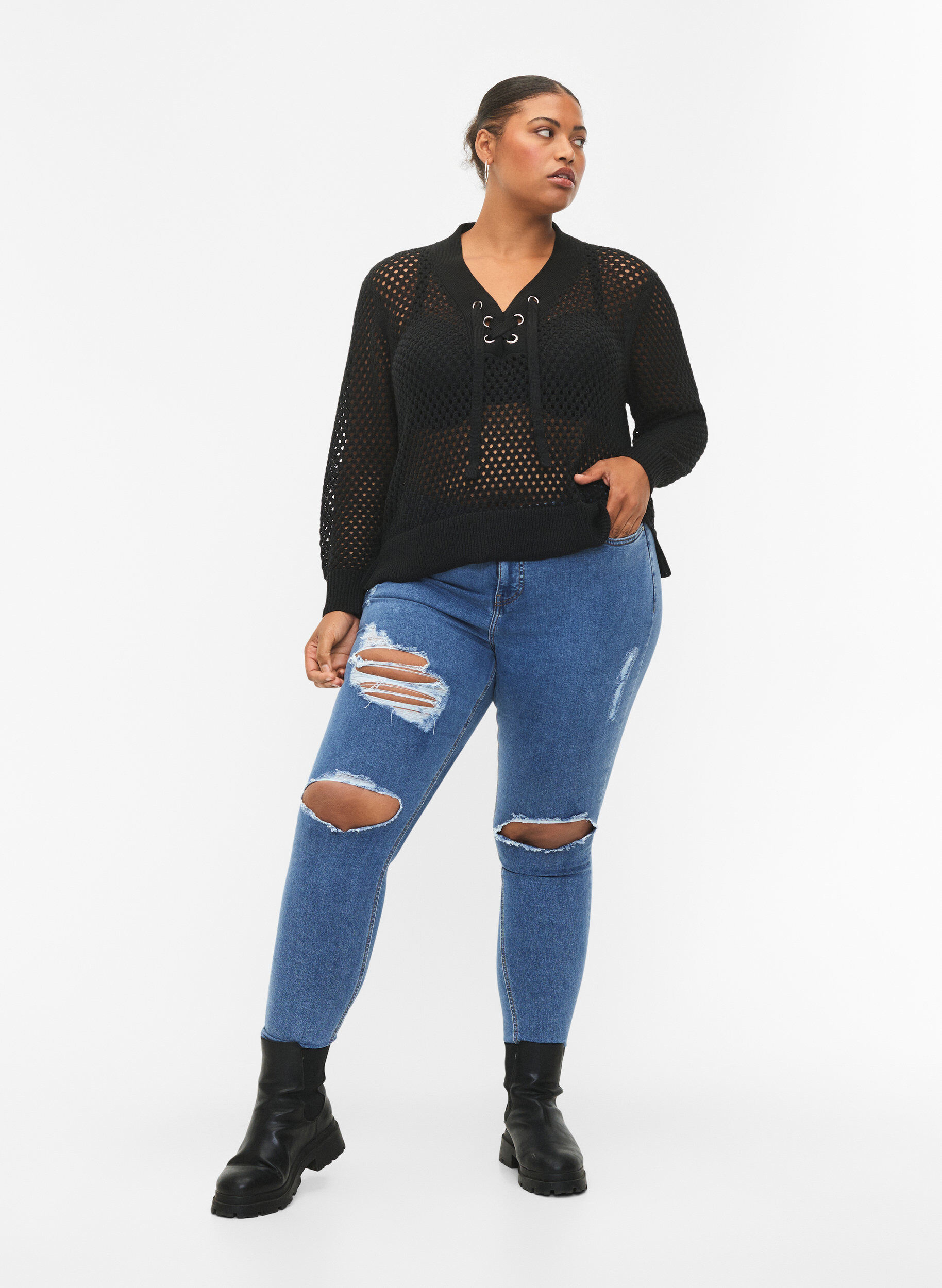 Zizzi Strikbluse med hulm&oslash;nster, Black, Model image number 2