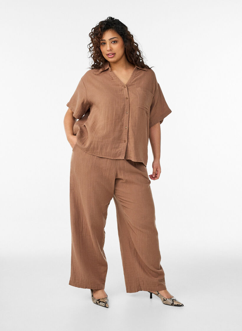 Skjortebluse i bomuldsmusselin med korte &aelig;rmer, Brun, Model image number 1