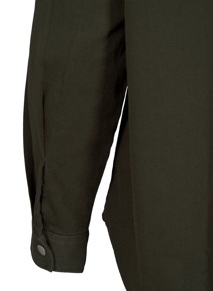 Ensfarvet denimskjorte med brystlommer, Forest Night, Packshot image number 3