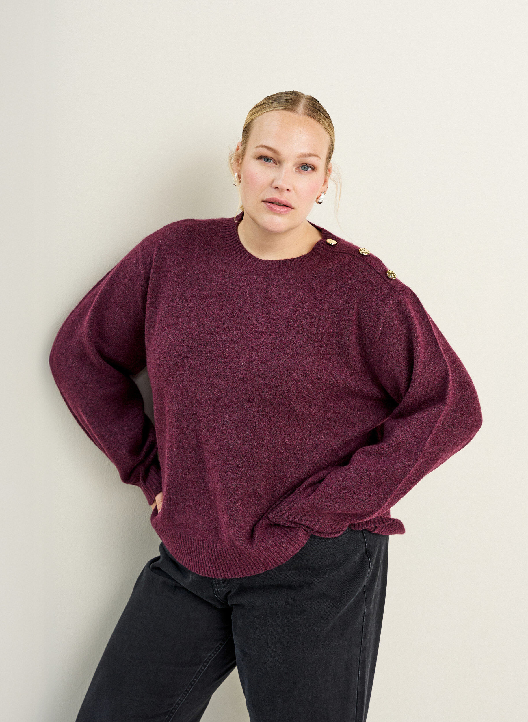 ZizziStrikbluse med knapdetalje, M&oslash;rk Bordeaux, Image image number 0