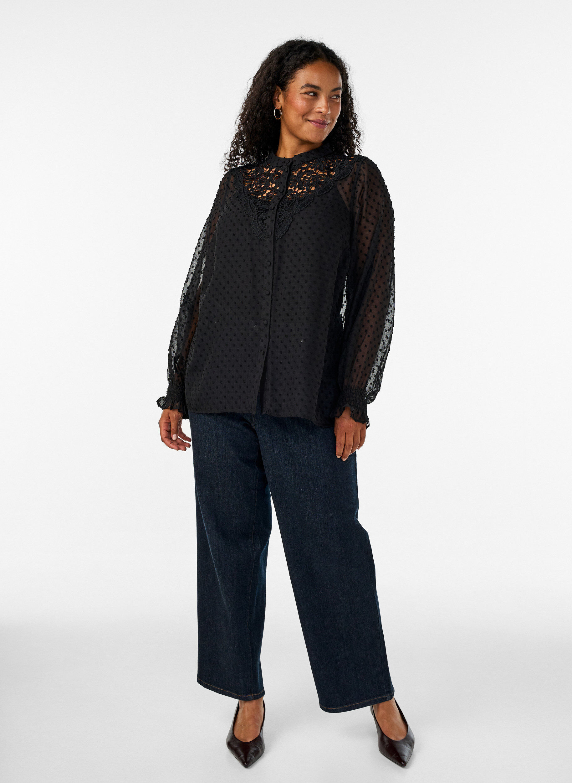 ZizziSkjortebluse med blondeindsats og dot-m&oslash;nster, Sort, Model image number 1