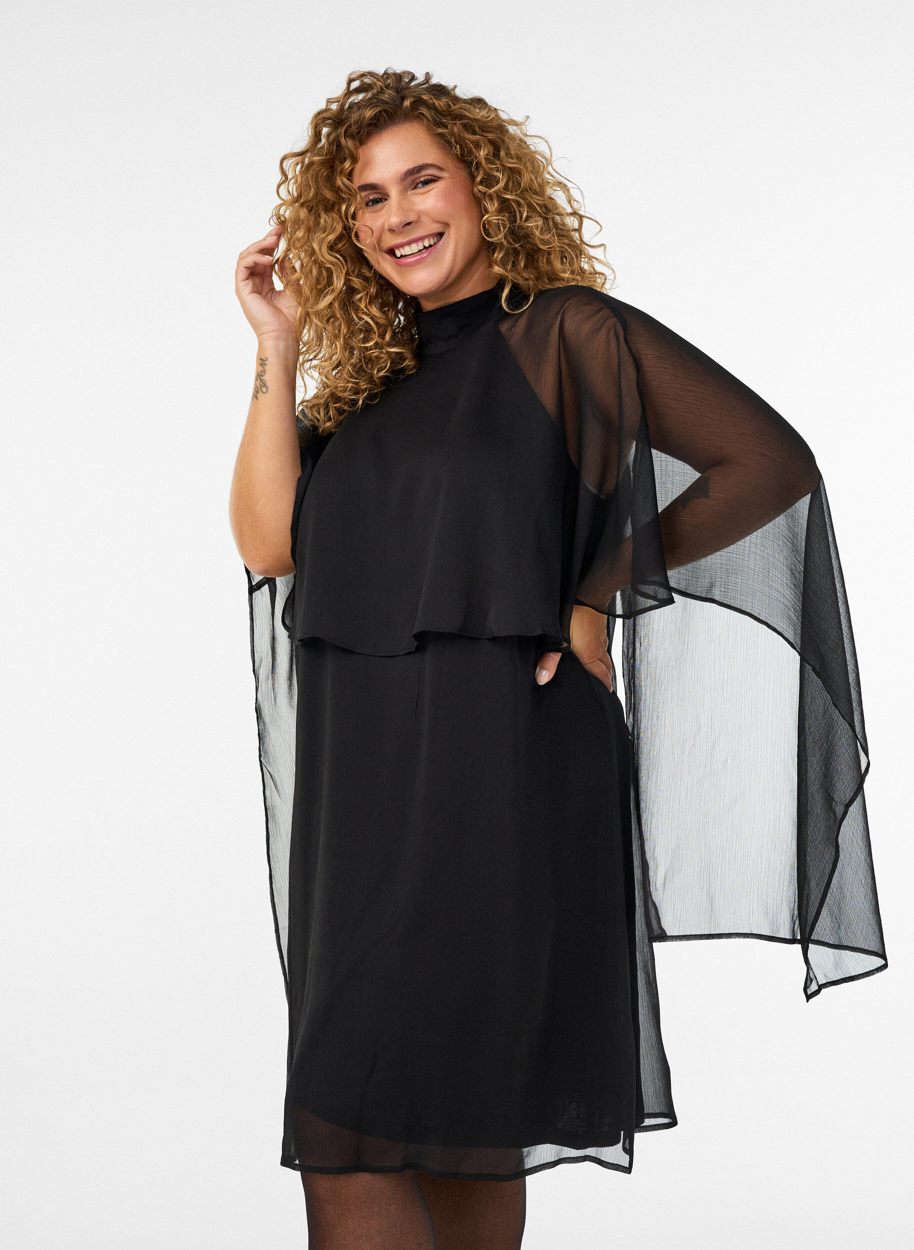 ZizziKn&aelig;lang chiffonkjole med transparent kappe, Sort, Model image number 3