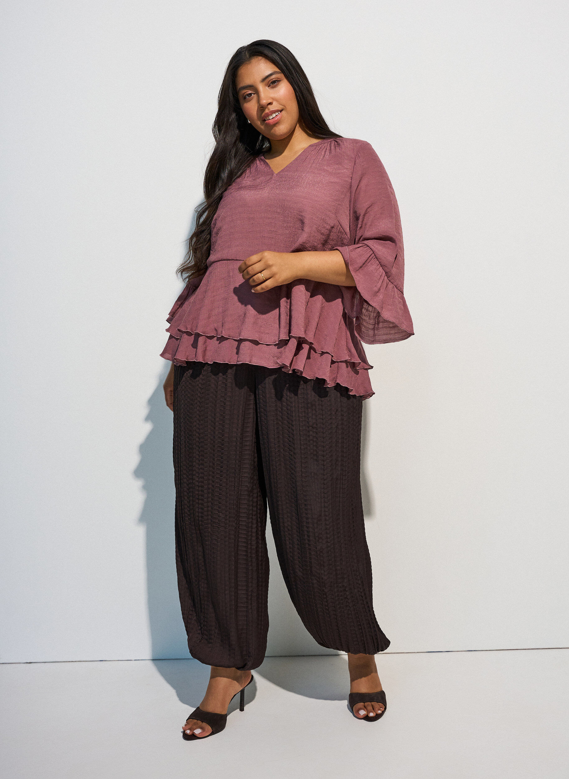 ZizziBluse med 3/4-&aelig;rmer og fl&aelig;sedetaljer, Lyser&oslash;d, Model image number 1