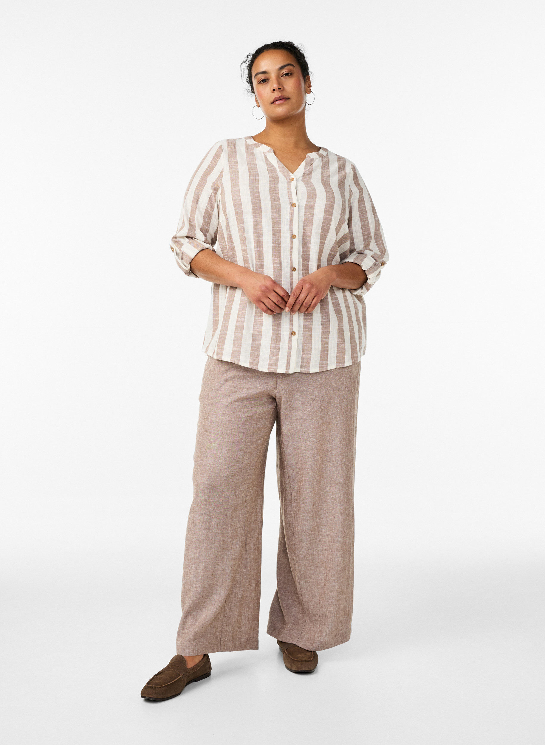 ZizziSkjortebluse i bomuld med V-udsk&aelig;ring, Beige, Model image number 1