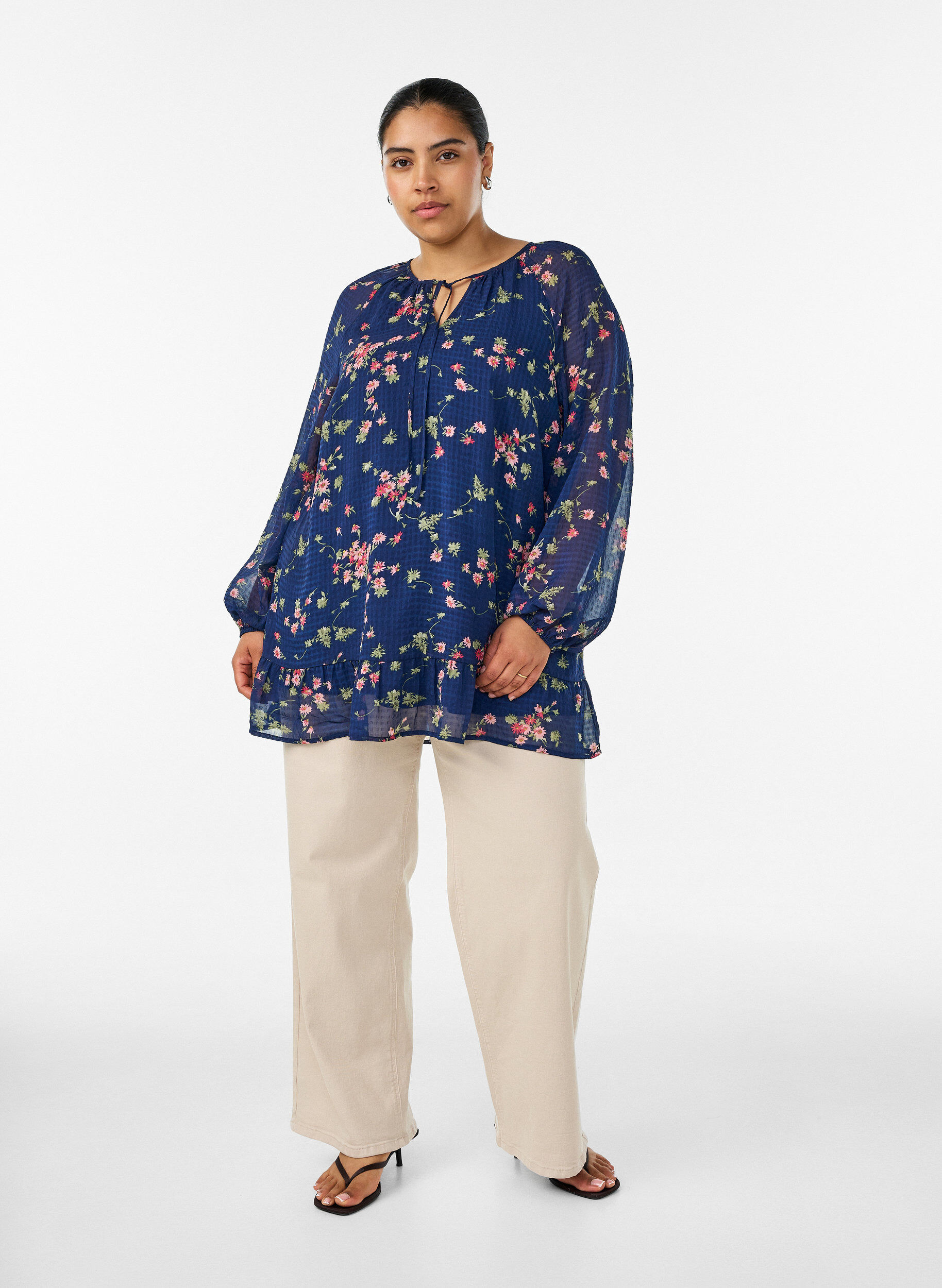 ZizziTunika med blomsterprint og A-form, Bl&aring;, Model image number 1