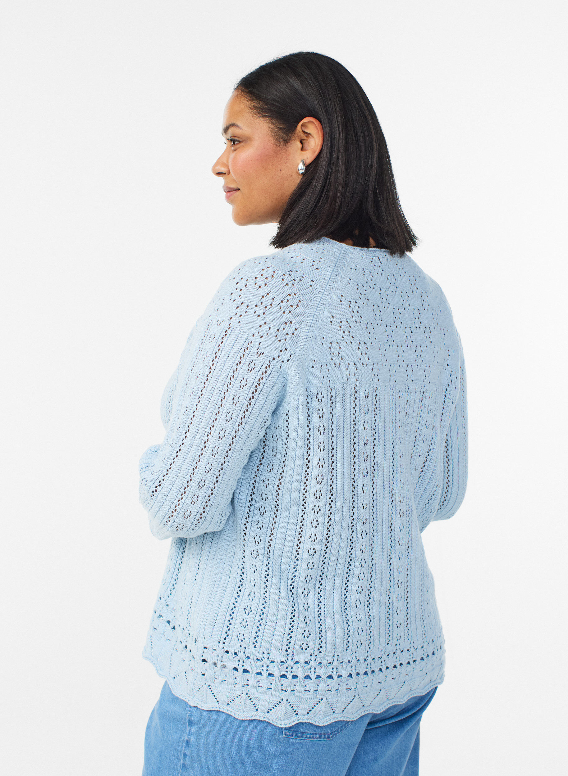 Zizzi Strikbluse med hulm&oslash;nster og 3/4 &aelig;rmer, Bl&aring;, Model image number 2