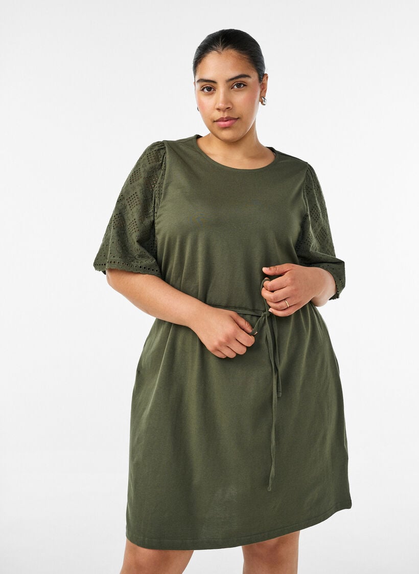 Bomuldskjole med broderie anglaise-&aelig;rmer og bindeb&aring;nd, Gr&oslash;n, Model image number 0