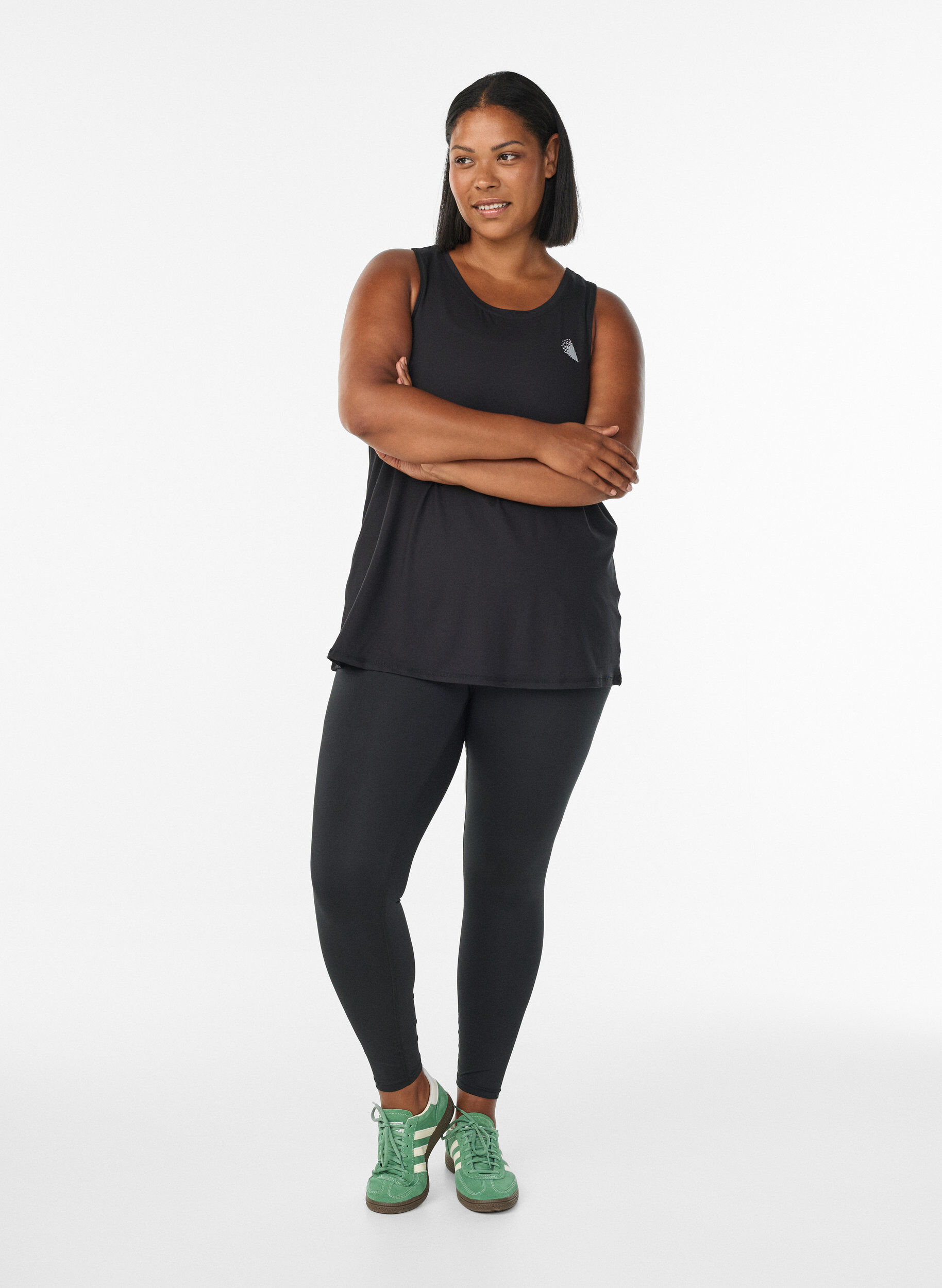 Zizzi Ensfarvet tr&aelig;ningstop med rund halsudsk&aelig;ring, Sort, Model image number 1