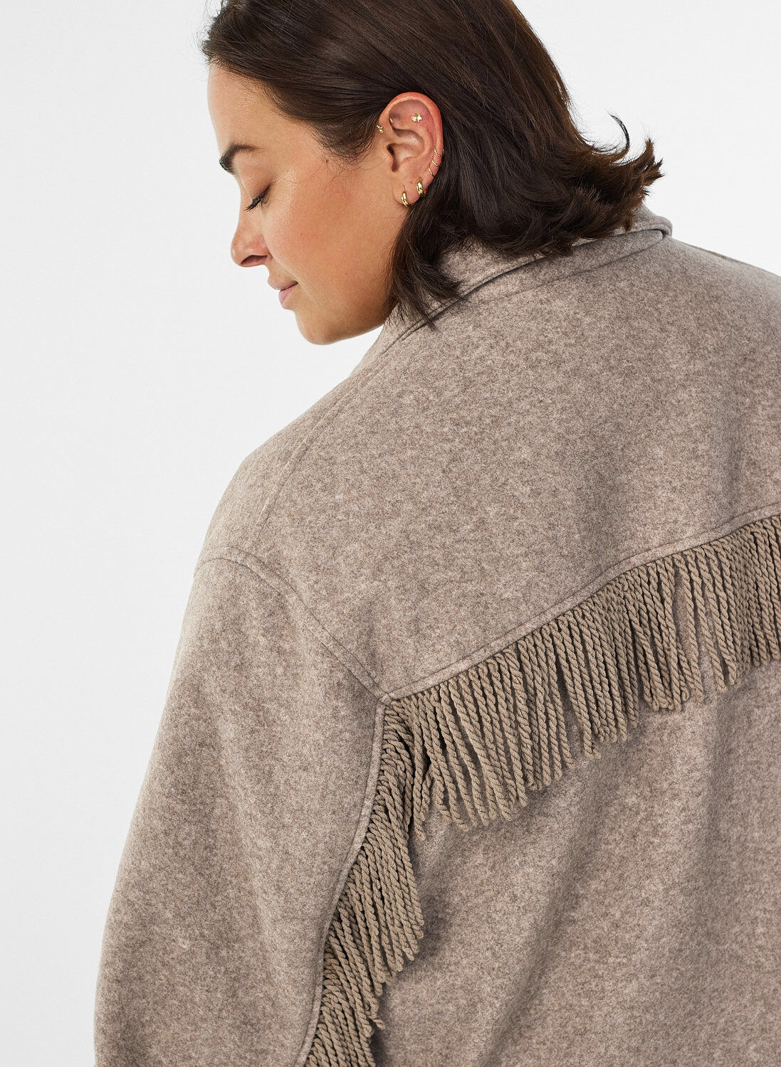 Zizzi Kort skjortejakke med frynser, Beige, Model image number 3