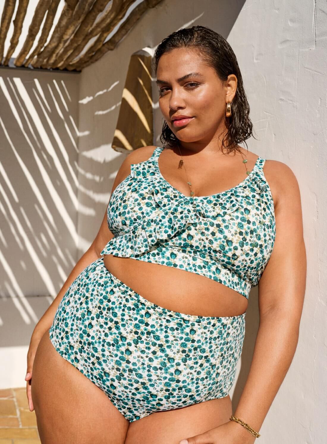 Zizzi Bikinis&aelig;t med blomster, , Model