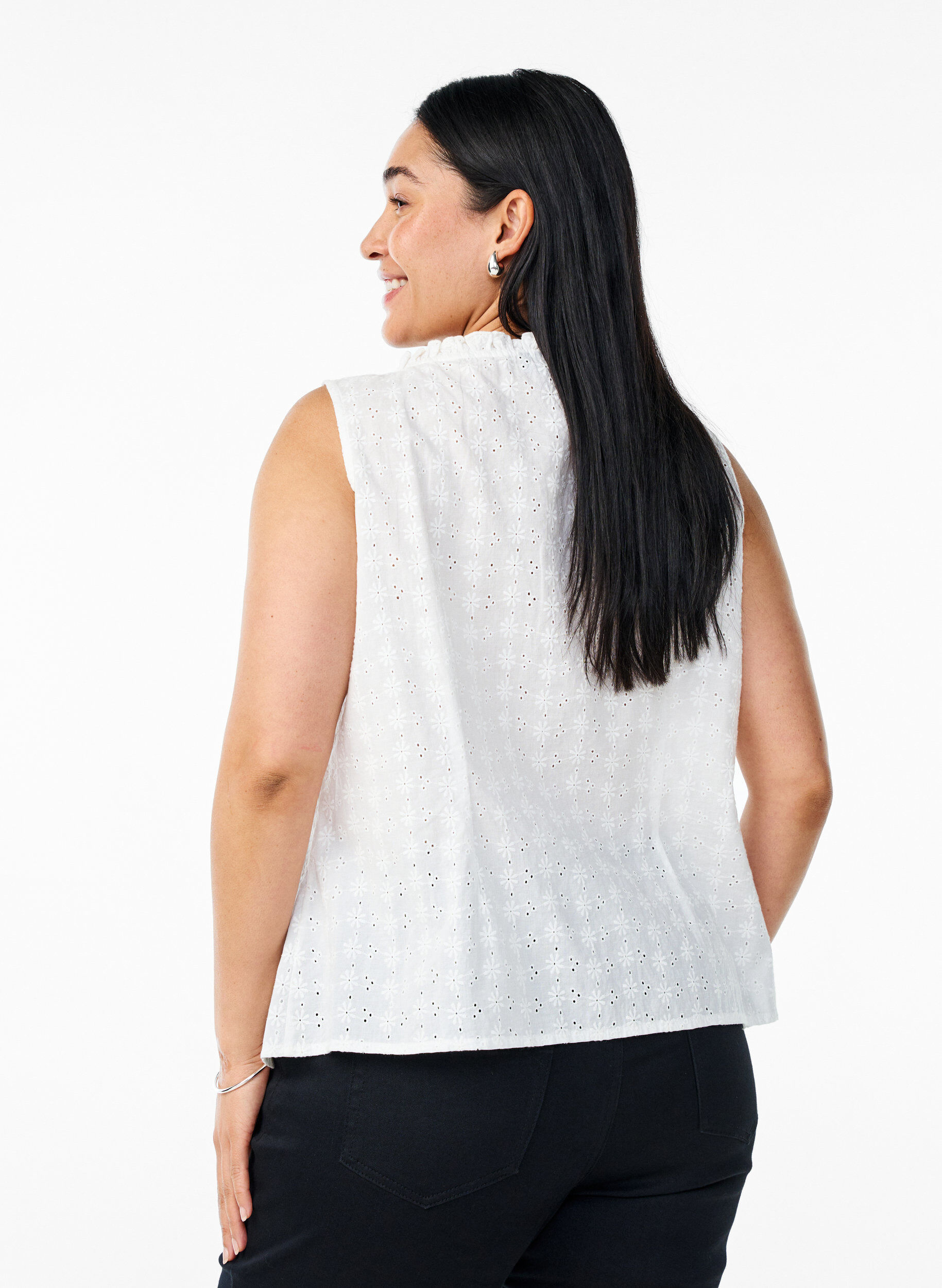 Zizzi &AElig;rmel&oslash;s bluse med broderie anglaise og fl&aelig;ser, Vanilla, Model image number 2
