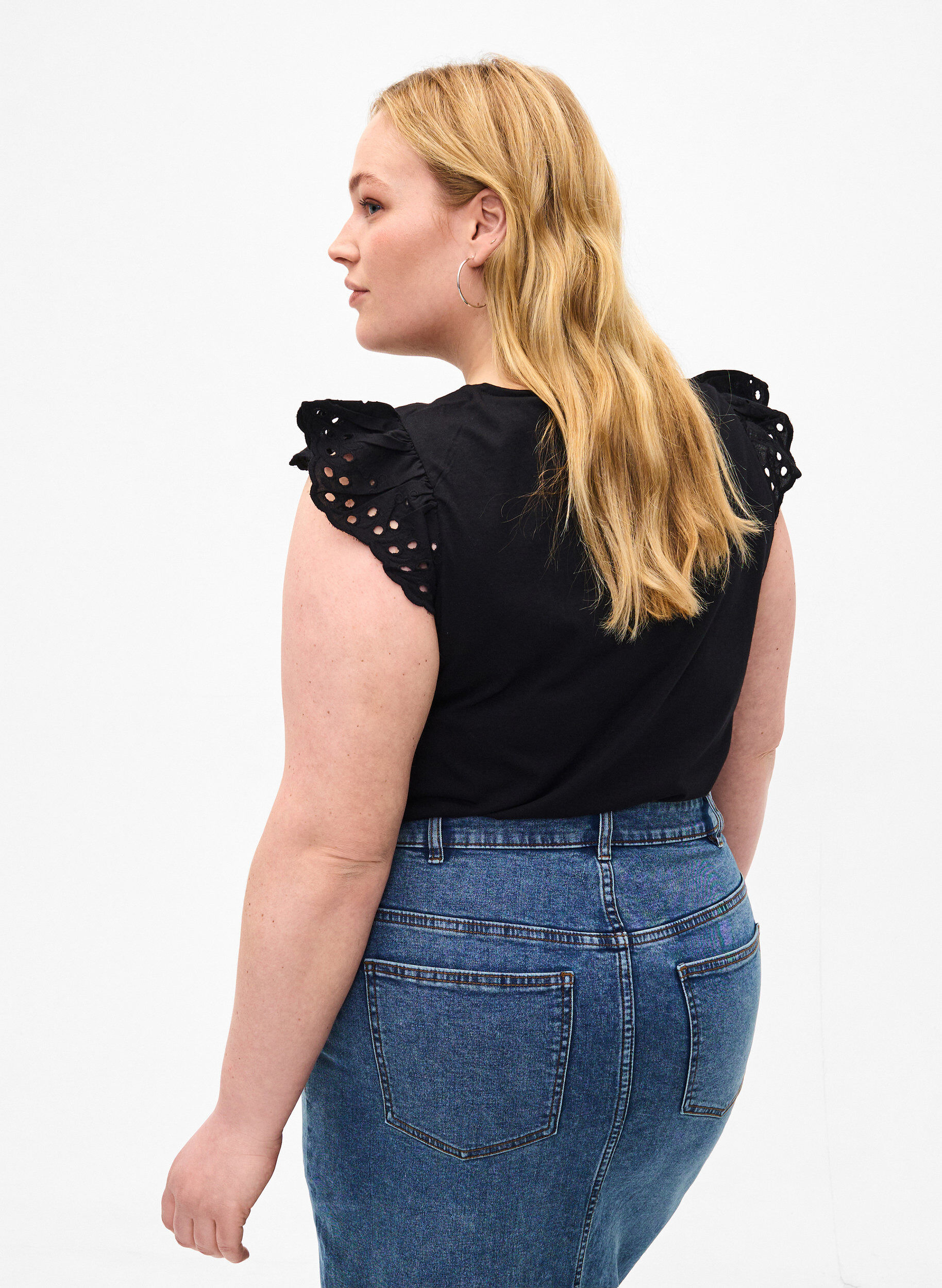 Zizzi T-shirt med broderi anglaise i &oslash;kologisk bomuld, Black, Model image number 1