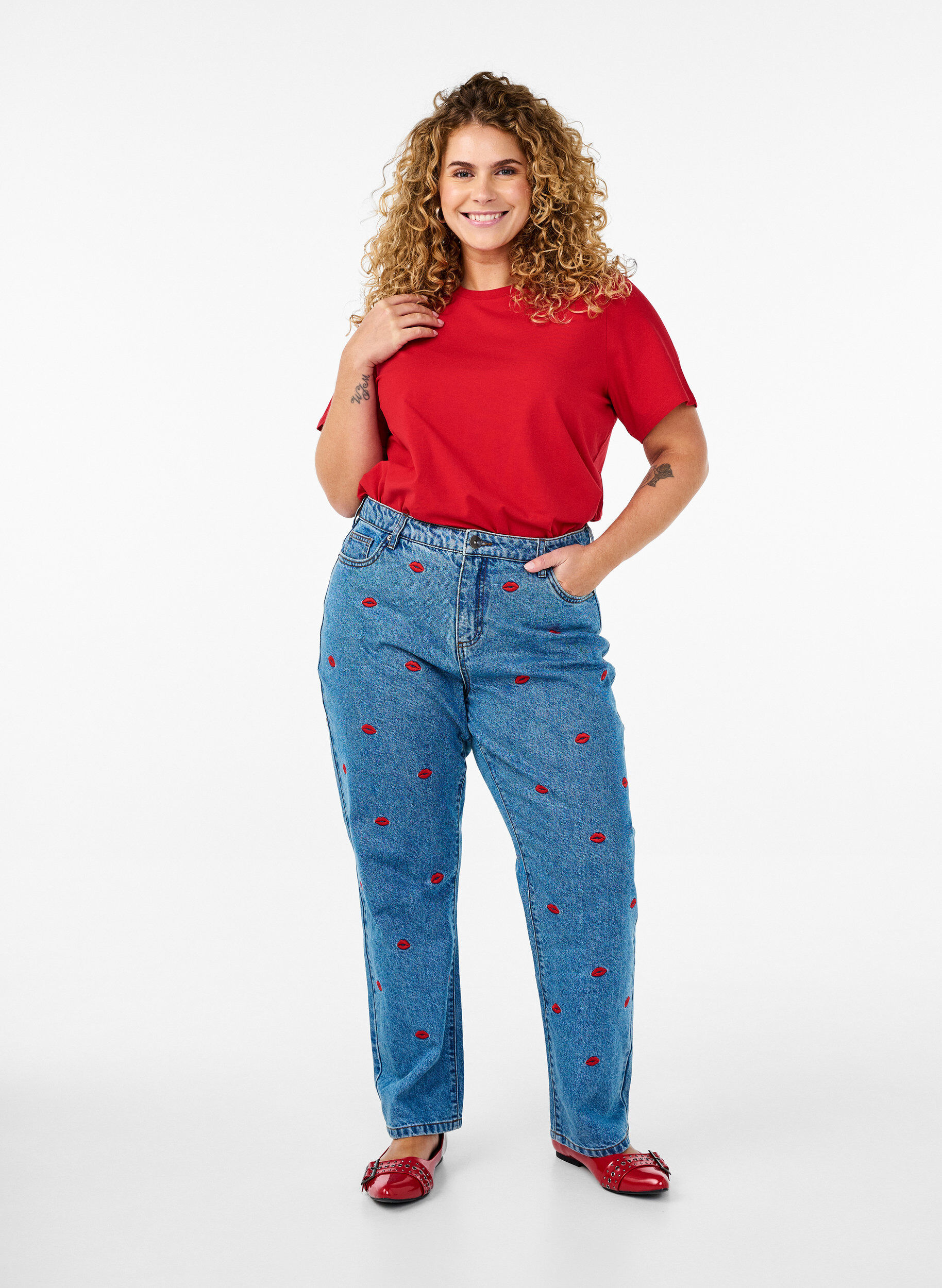 Zizzi T-shirt i &oslash;kologisk bomuld med rund hals, Salsa, Model image number 2