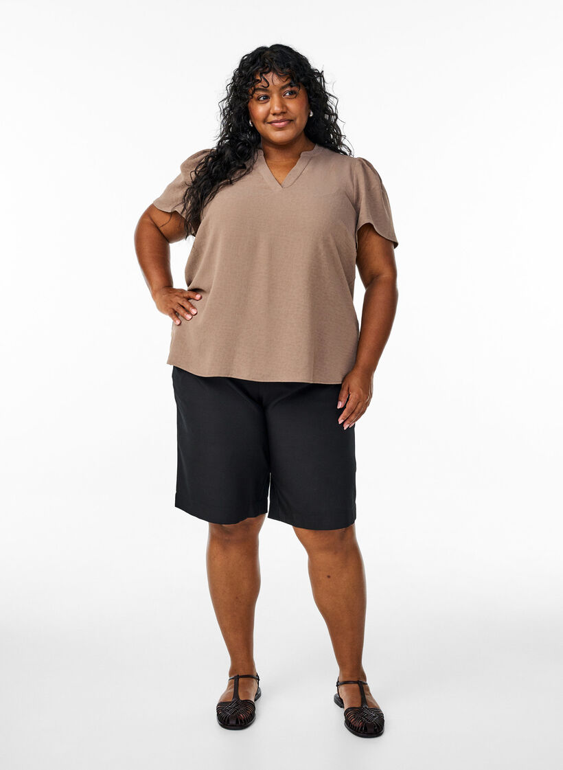 Bluse med korte flæseærmer og V-udskæring, Brun, Model image number 1