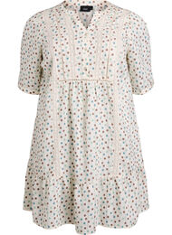 Kort viskosekjole med blondebånd og a-snit, Hvid