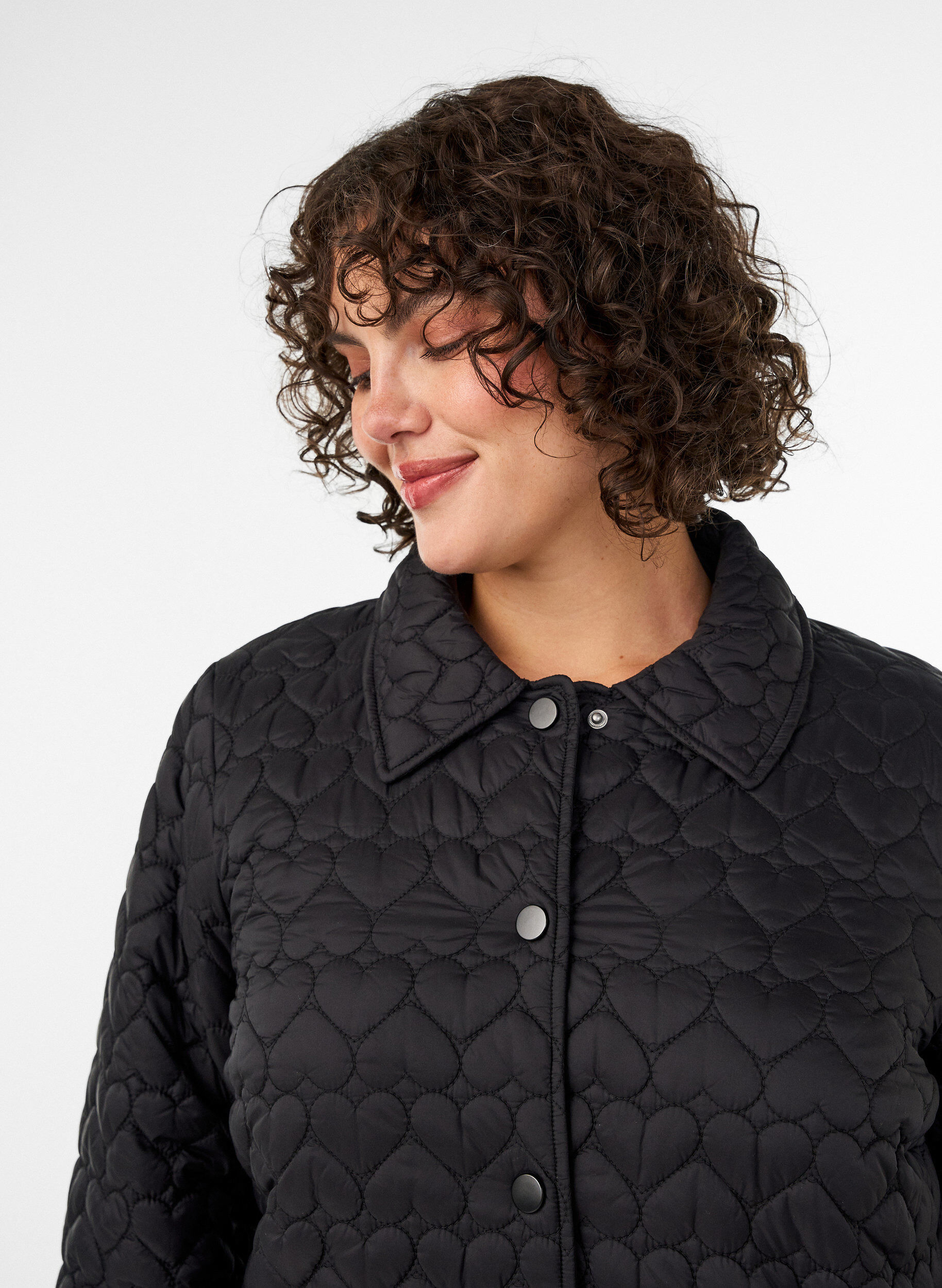 ZizziLet vatteret jakke med dekorativ quiltning, Sort, Model image number 3