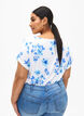 Blomstret viskosebluse med korte ærmer, White Blue AOP, Model image number 1