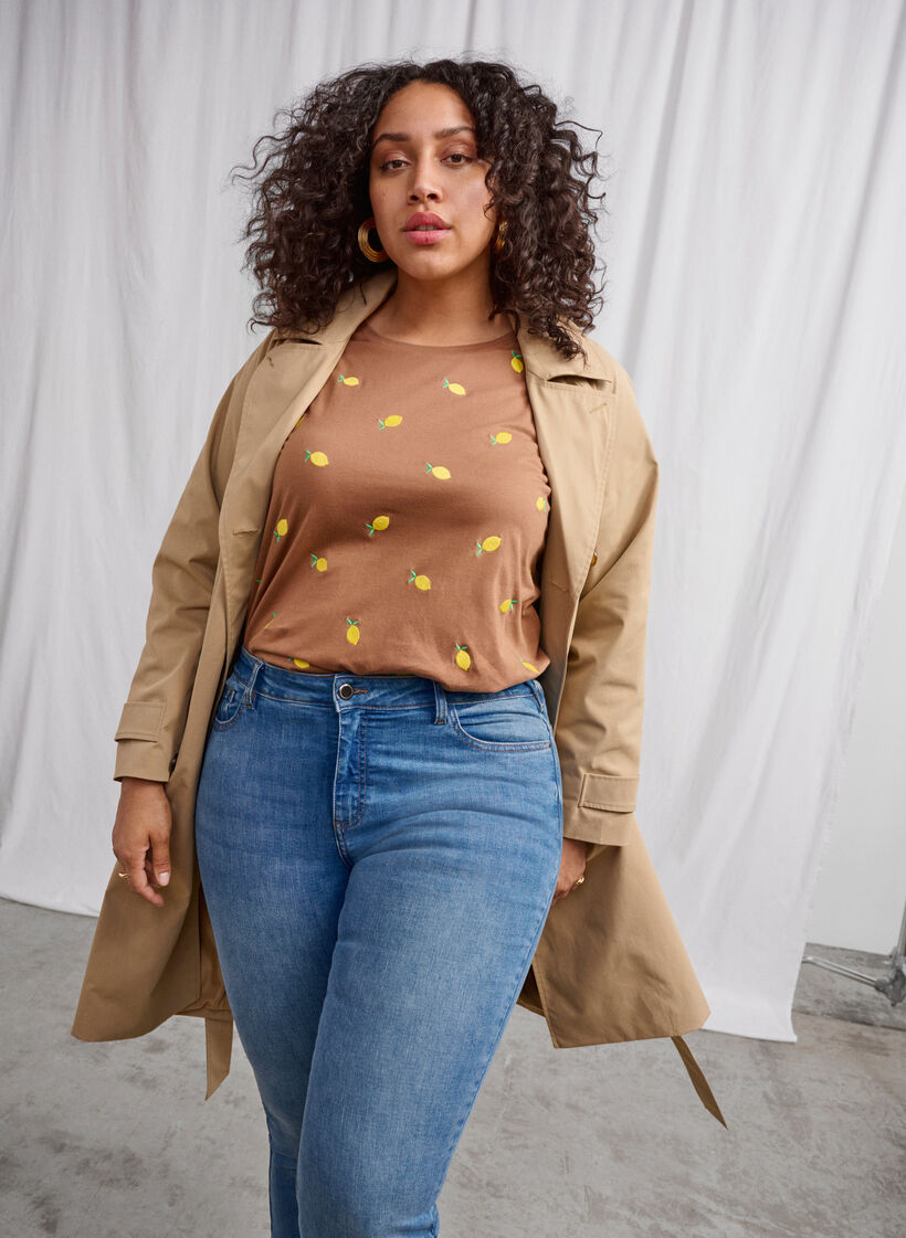 T-shirt i økologisk bomuld med citroner., Coca M. Lemon Emb., Image image number 0