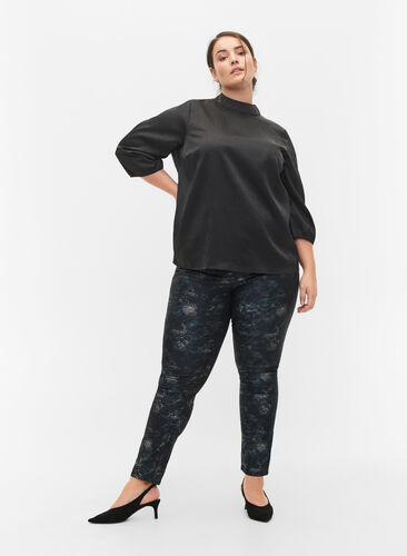 Mønstrede Emily jeans med nitter, Black AOP, Model image number 0