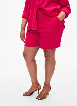 Shorts i bomuldsmusselin med lommer, Bright Rose, Model image number 2
