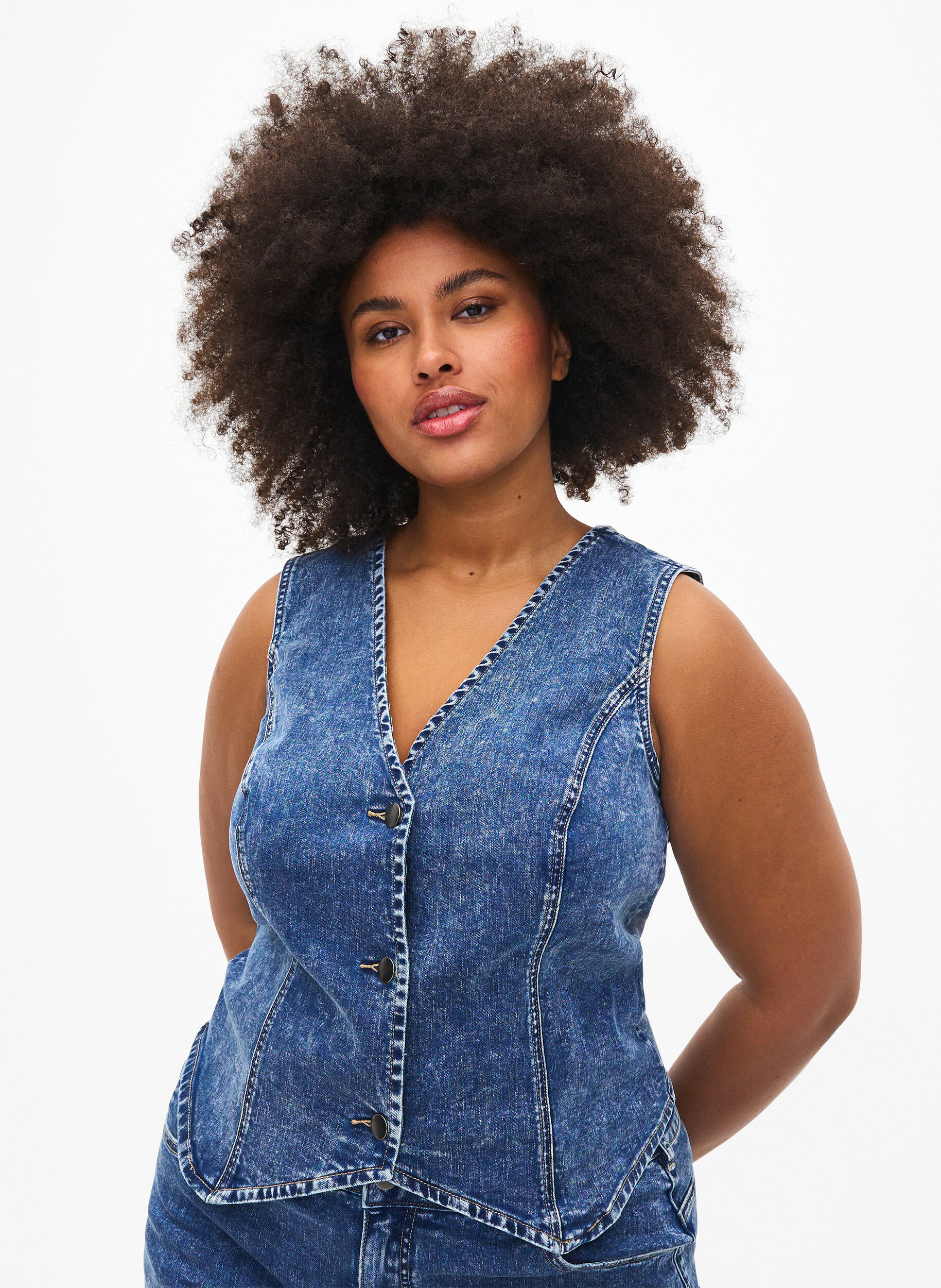 Zizzi Slim fit denim vest med knapper, Blue Denim, Model image number 0