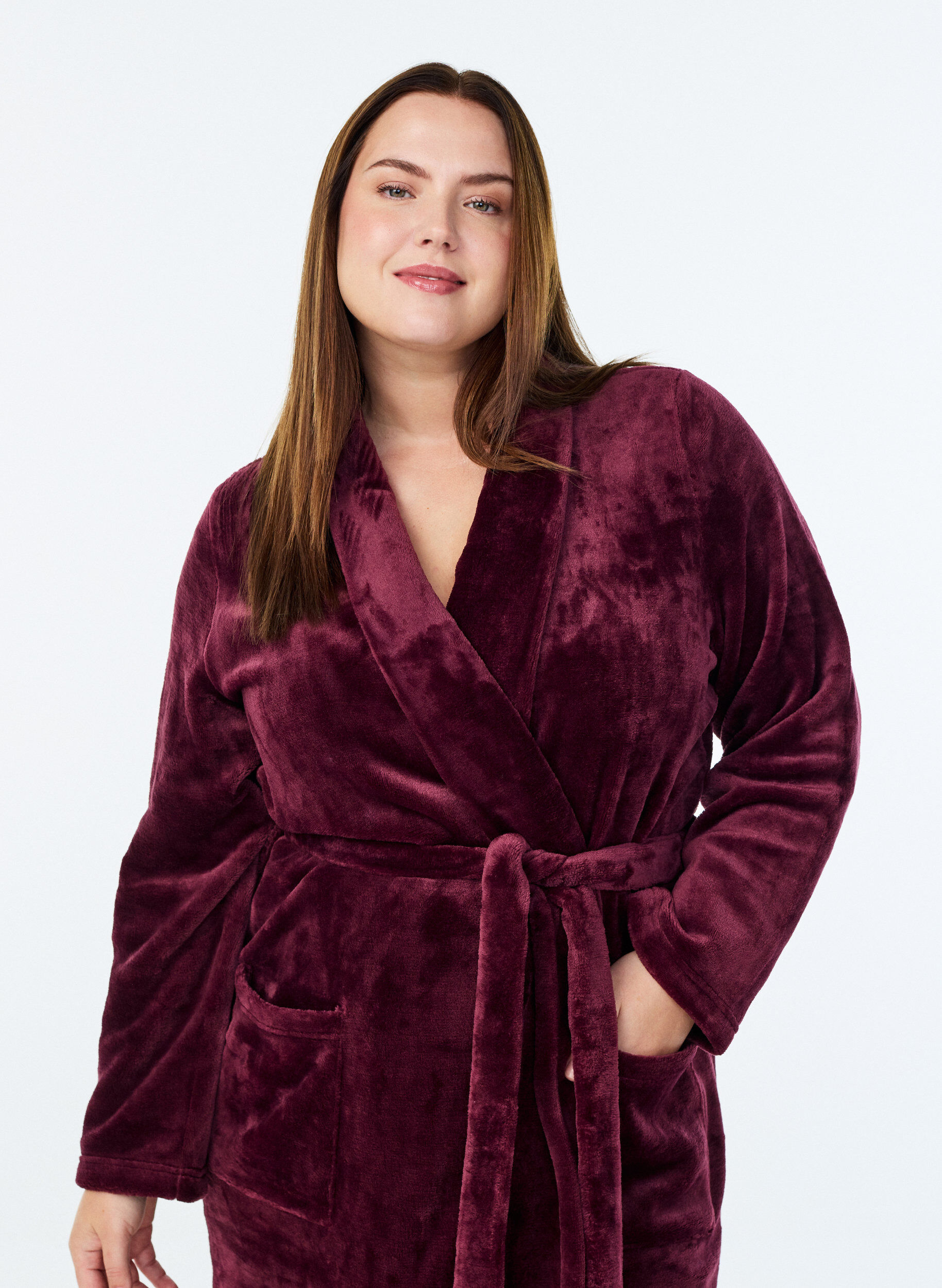 ZizziMorgenk&aring;be i bl&oslash;d velour med lommer, M&oslash;rk Bordeaux, Model image number 2