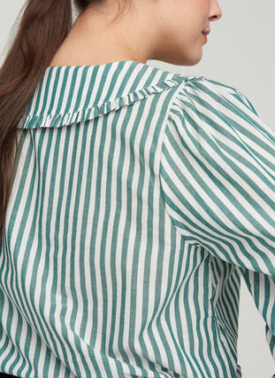 Stribet skjorte i bomuld, Green Stripe , Model image number 2