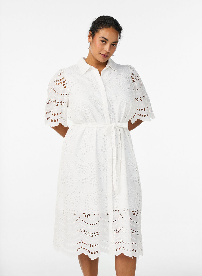 Skjortekjole i broderie anglaise med bindeb&aelig;lte, Hvid, Model image number 0